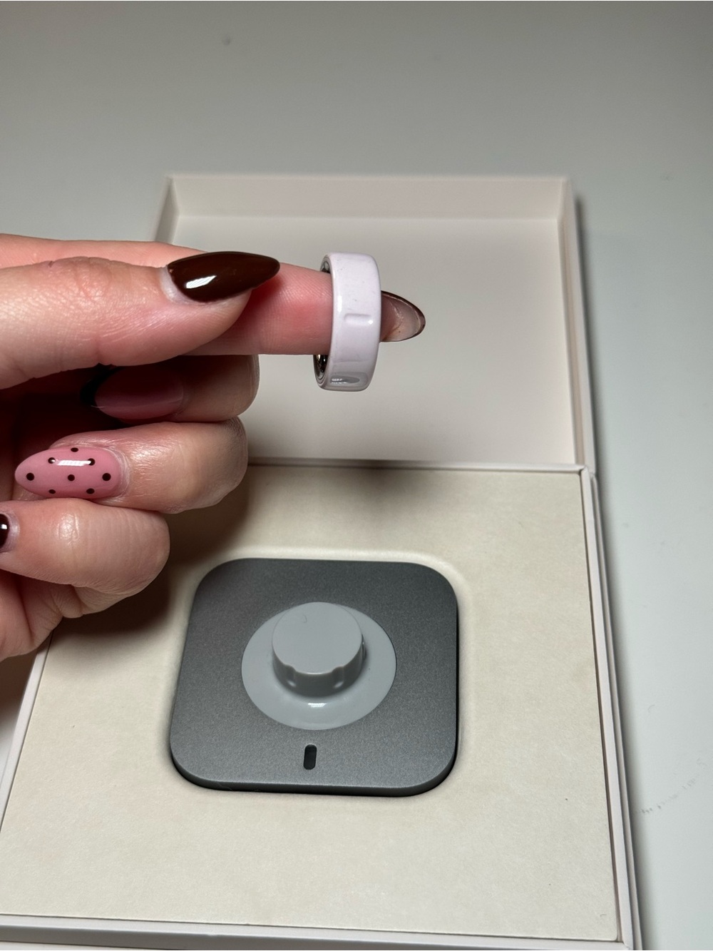 Oura ring series 4 - Picture 7 of 7